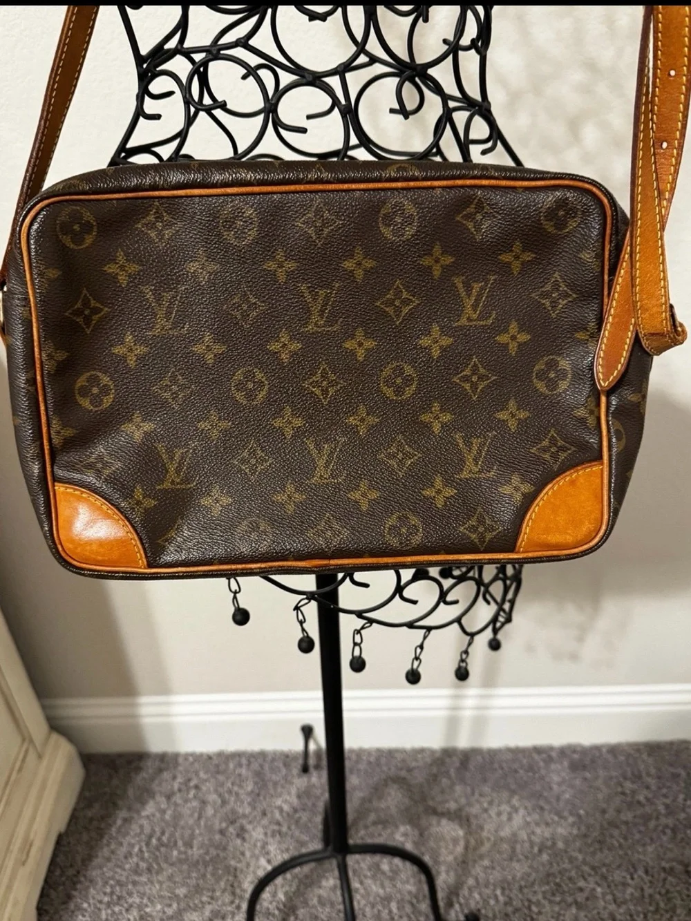 Louis Vuitton classic louis
